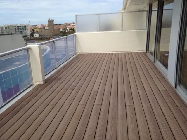 Terrasse composite sur toit étanche aux Sables d'Olonne